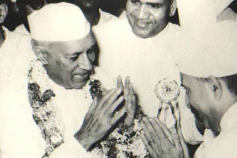 Hakim Ji with Pandit Jawaharlal Nehru